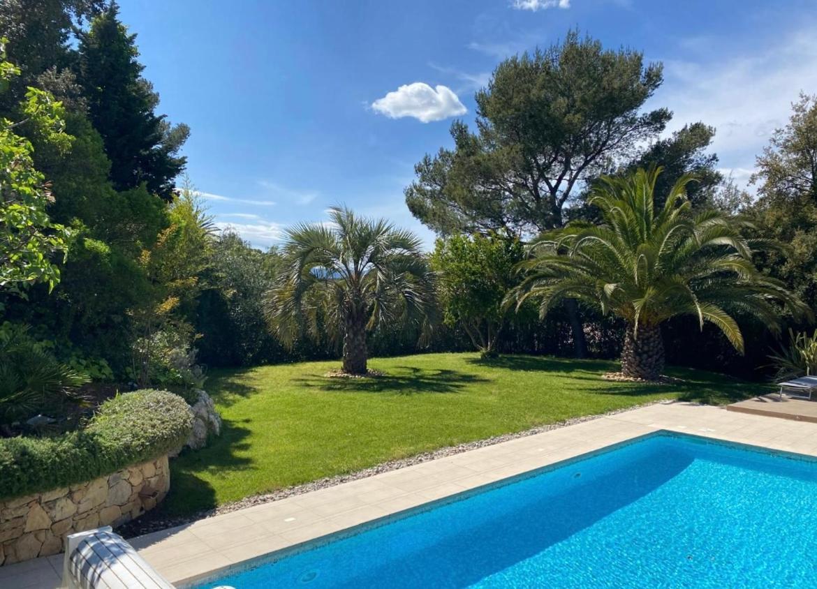 Belle villa à Saint Raphaël dans clos privé Exterior foto
