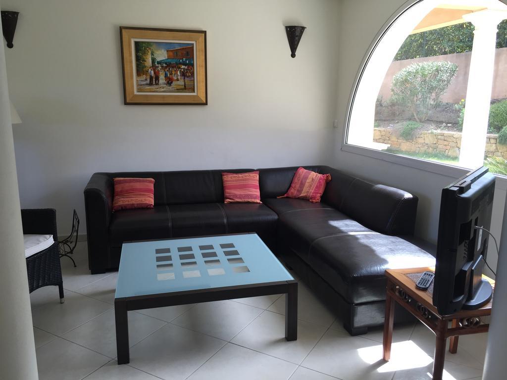Belle villa à Saint Raphaël dans clos privé Exterior foto