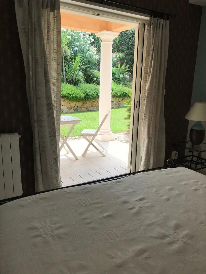 Belle villa à Saint Raphaël dans clos privé Exterior foto